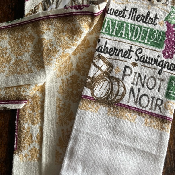 Kane Home Wine Menu Kitchen Dish Towels Merlot Zinfandel Pinot Noir Set of Two - Picture 3 of 5